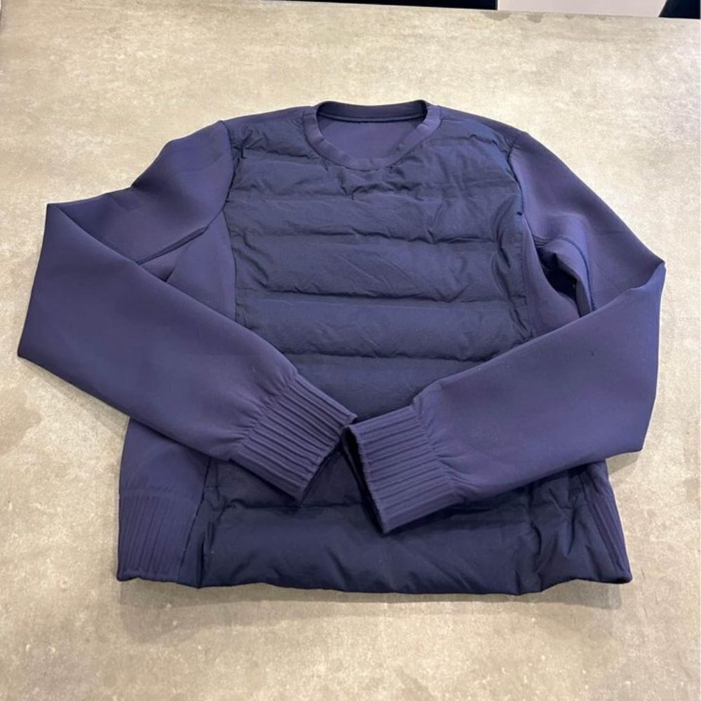Lululemon Goose Down Puffer Sweater. Navy Blue. Size 4. Crew Neck. New Condition